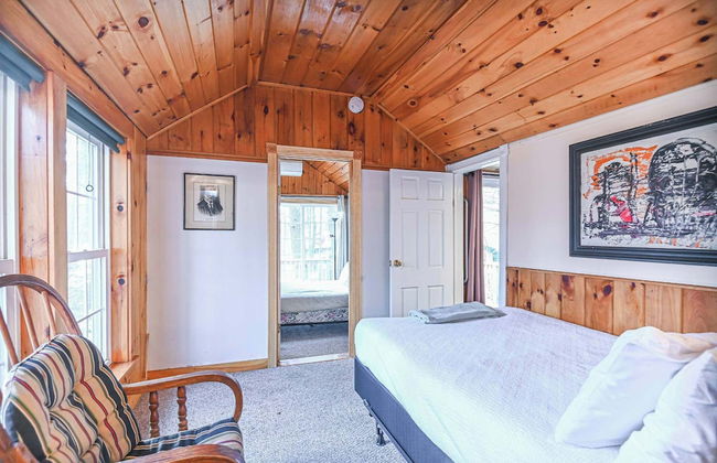 Cottage by the Pond The Perfect Cozy Escape! - Photo 2