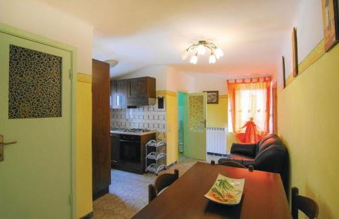 Awesome Home In Montefegatesi With Wifi - Foto 13