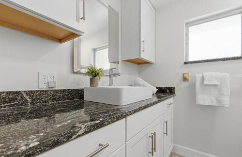 Charm and Old Florida Vibe , Heated Pool & Spa - Villa Parisian Paradise - Roelens - Photo 35