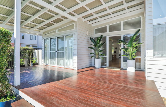 Luxe Waterfront Stay -Tallebudgera Creek - Foto 1