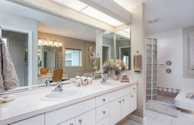 Nokomis Pool Home on the Canal - Foto 13