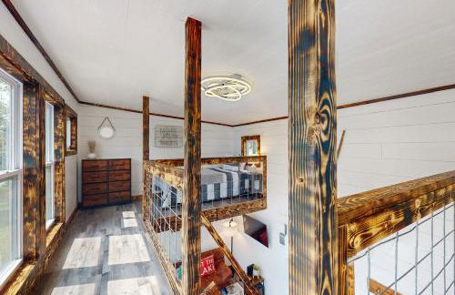 Family Fun! Riverside Home with Fire Pit - Foto 22