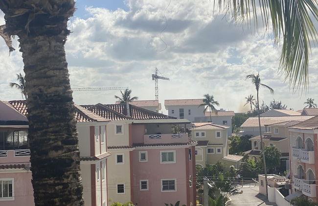 2 Minutes Walk to Beach Huge 3 bdrm Condo with Pool - Photo 58