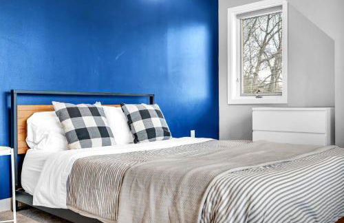 Maine Pondfront Home Sleeps 22 - Pool & Hot Tub - Photo 40