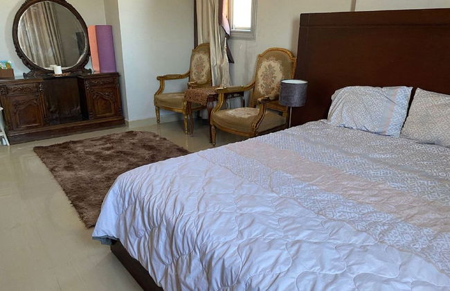 Females Only, Host Is Woman, City Center, Near All - Foto 2