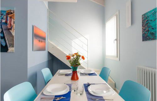 Tiffany Home - Photo 16