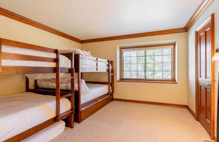 Cathedral by AvantStay Charming Secluded Estate w Sauna Pool Table Views of the Rolling Hills - Foto 34