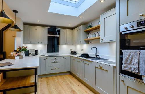 Rinstone Lodge, Thornton-Le-Dale. Moors cottage with hot tub - Foto 5