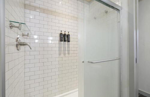 Luxurious Poconos Retreat - Hot Tub, Sauna, Games - Foto 32