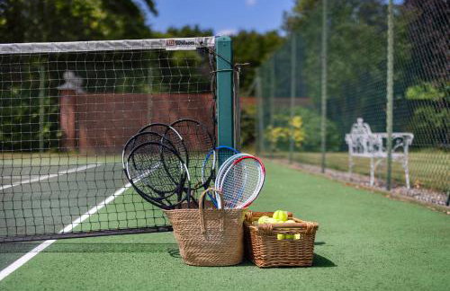 Merry Lakes - Luxury Lakeside Escape with Pool - Just 30 Minutes from London - Foto 4