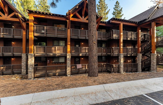 Walk to Lake, Dining+shops 5mins to Ski Resort Incline Paradise by Avantstay - Photo 40