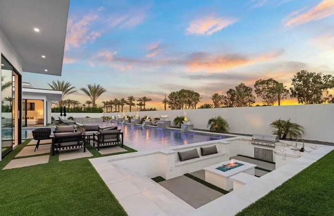 Sleeps 20 7-bedroom Villa w/ Pool, Putting Green & Hot Tub Bravo Villa #11 by Avantstay - Foto 14