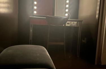 The Vault - Hidden Playroom For Couples - Private Hot Tub - Mountain Views - Riverfront - Foto 19