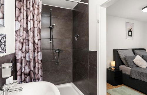 MOLA Apartments-Moderne Ferienwohnung im Herdecker Zentrum für 3 Personen-mit Balkon-Grill-Gratis Parkplatz-WLAN - Foto 18