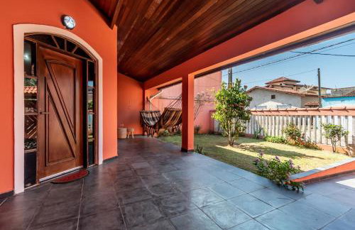 Itanhaém Casa ampla com piscina e churrasqueira a 300m da praia - Foto 8