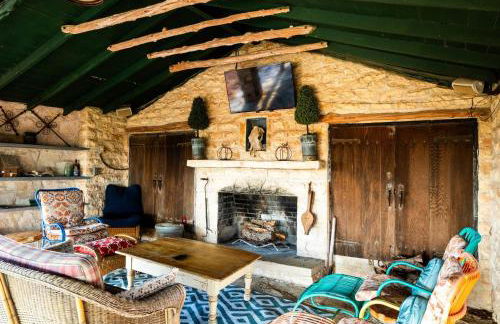 Legendary 3 Bedroom Estate with Pool & Hot Tub! - Foto 29