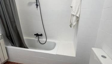 Encantador Apartamento en el Corazón de Tremp - Photo 4, Shower