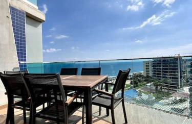 Luxury Penthouse with a Private Jacuzzi! - Foto 12