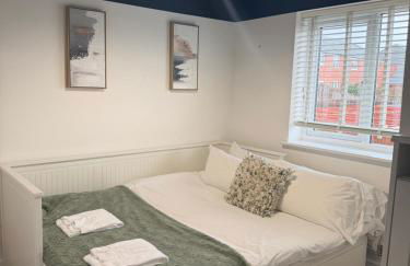 Luxury Contractor 4 Bed Home Sleeps 8 Cardiff Airport Parking - Foto 4