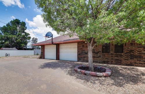 3 Mi to Downtown Roswell Home with Patio and Yard - Foto 27