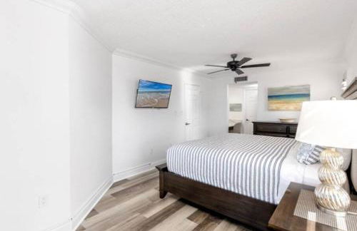 Beachfront 3-Bed I Location! Stunning Sunsets - Foto 39