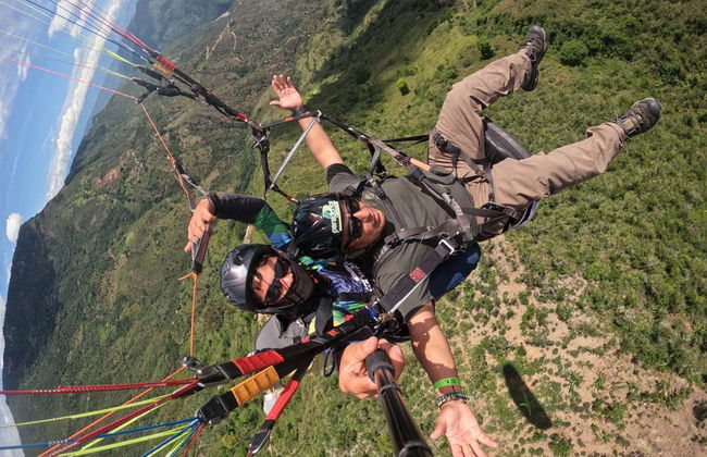 Chicamocha Canyon Paragliding Flight - Foto 5