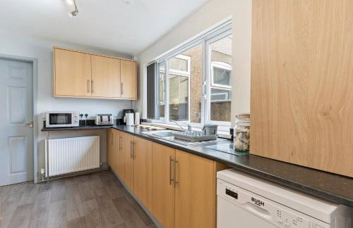 Spacious 3BR House -Sleeps 7 - Contractor Friendly - Foto 19