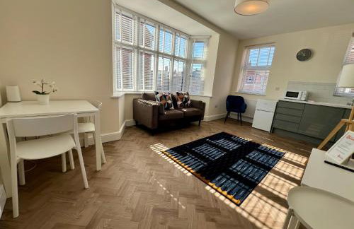 1 The Royal Serviced Apartments, Harwich SuperKing Bed, Parking, Fast WiFi - Foto 2