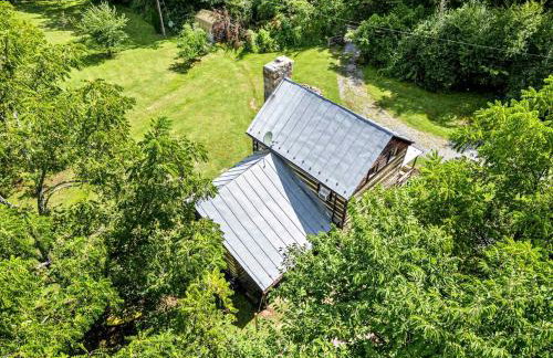 Historic Restored Farmhouse with Cowboy Cauldron Fire Pit Near Ice Mountain, Capon Bridge, West Virginia - Foto 56