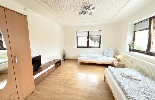 I Apartment 14 Personen - Monteurzimmer - Ferienwohnung, Großköllnbach I - Foto 2