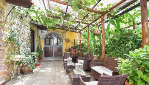 Pet Friendly Home In Laureana Cilento - Photo 2
