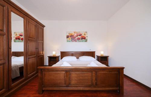 Villa Ena with Pool & Jacuzzi - Photo 14