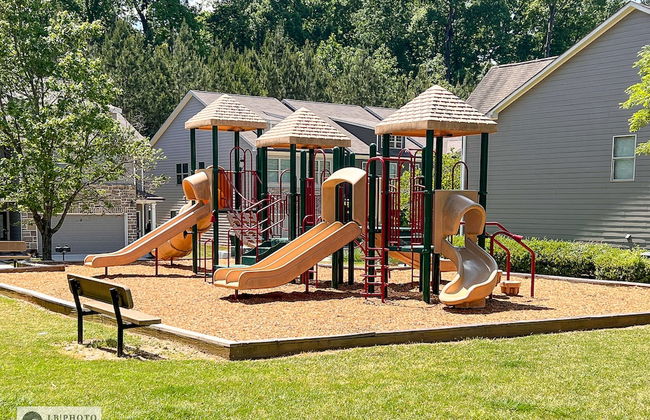 4 - Bed home, w/ Cali King Bed - 12 mins. to DTWN - Photo 54