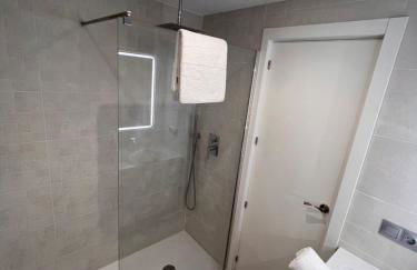 Apartamento espacioso de diseño a 3 min RENFE. - Photo 19