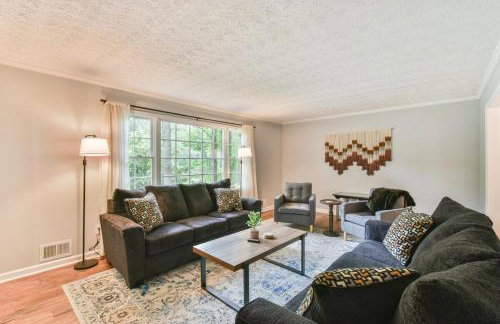 Cozy Home with Arcade, Ping Pong & Fenced Backyard - Foto 30