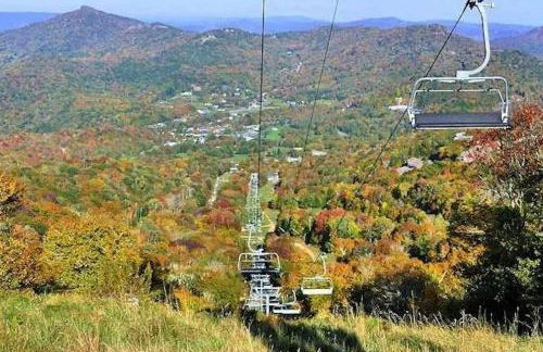 Cozy & Peaceful View - Walk2Resort - Fireplace - Foto 35