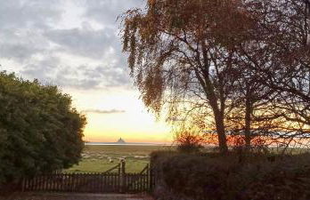 Mont Gîte Des Herbus Puccinellie avec Jacuzzi 2 personnes entre Granville et Mont Saint Michel - Foto 12