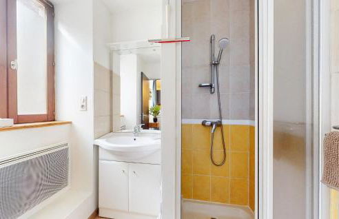 Lovely Apartment In Marvejols - Foto 9