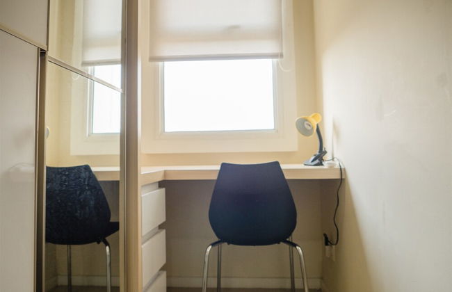 Compact 2BR with Sofa Bed at Parahyangan Residence - Foto 3