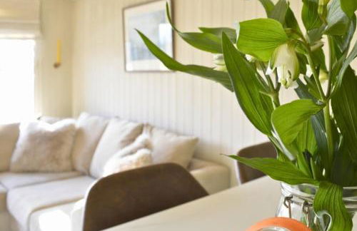 Lavender Lodge - Photo 5