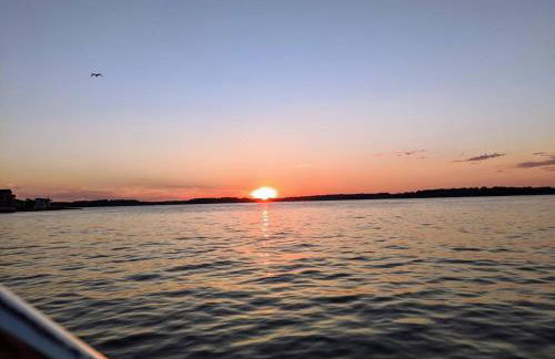 The Blue Sapphire 3BR 3BA Luxury Lakefront Home on Mineola Bay Stunning Views on Chain O Lakes - Photo 2