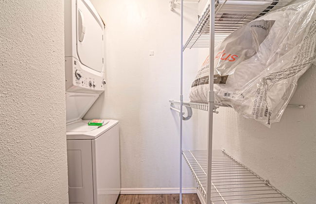 Midland Condo With Pool - Photo 9