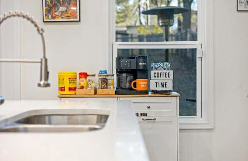 Charming Escape with Hot Tub & Fire Pit Winter Haven! - Foto 14