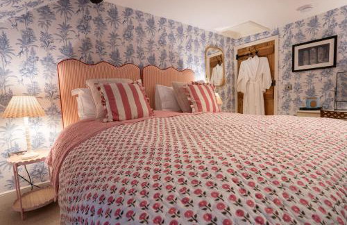 Elegant Number Two - Photo 58