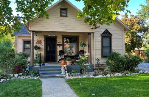 Lovely Montrose Home with Yard Walk to Dtwn and Park! - Foto 3