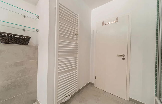 Cozy Stylish Berlin Apartment With 2 Bedrooms - Photo 16