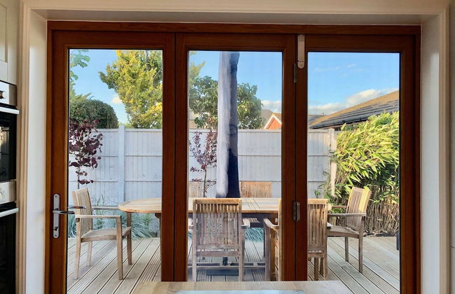 Charming Seaside Cottage - 5-min Walk to Beach - Photo 17