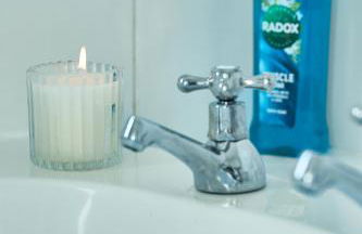 Cosy 2BR Cottage Steps to Town & Peak District - Photo 26