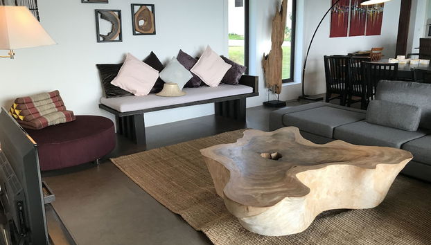 Check-in/check-out kiosk