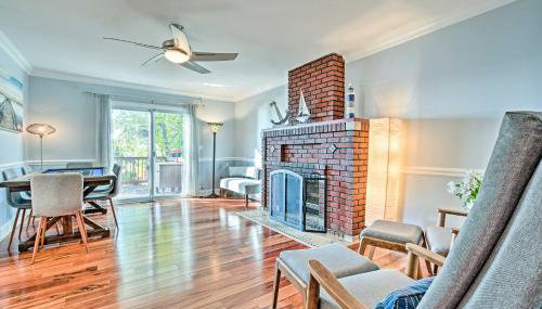 Lakefront Home with Game Room, Theater and Dock! - Foto 4